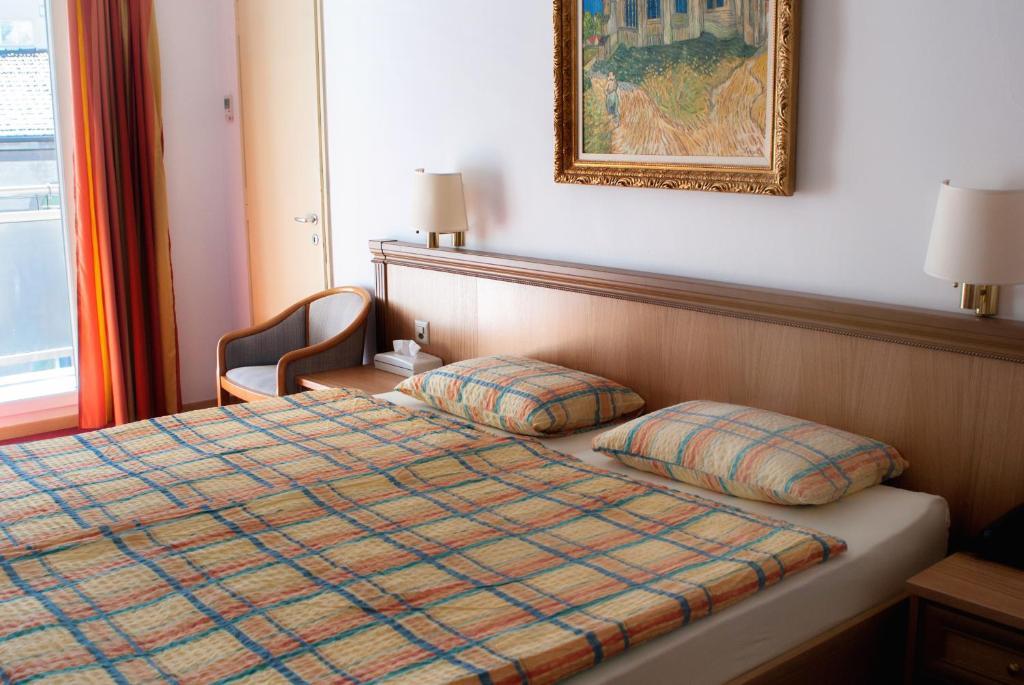 Hotel Dischma - Free Bus And Train Ticket 파라디소 객실 사진
