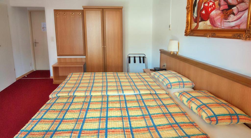 Hotel Dischma - Free Bus And Train Ticket 파라디소 객실 사진