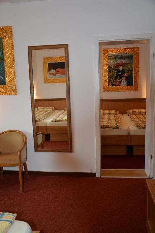 Hotel Dischma - Free Bus And Train Ticket 파라디소 객실 사진