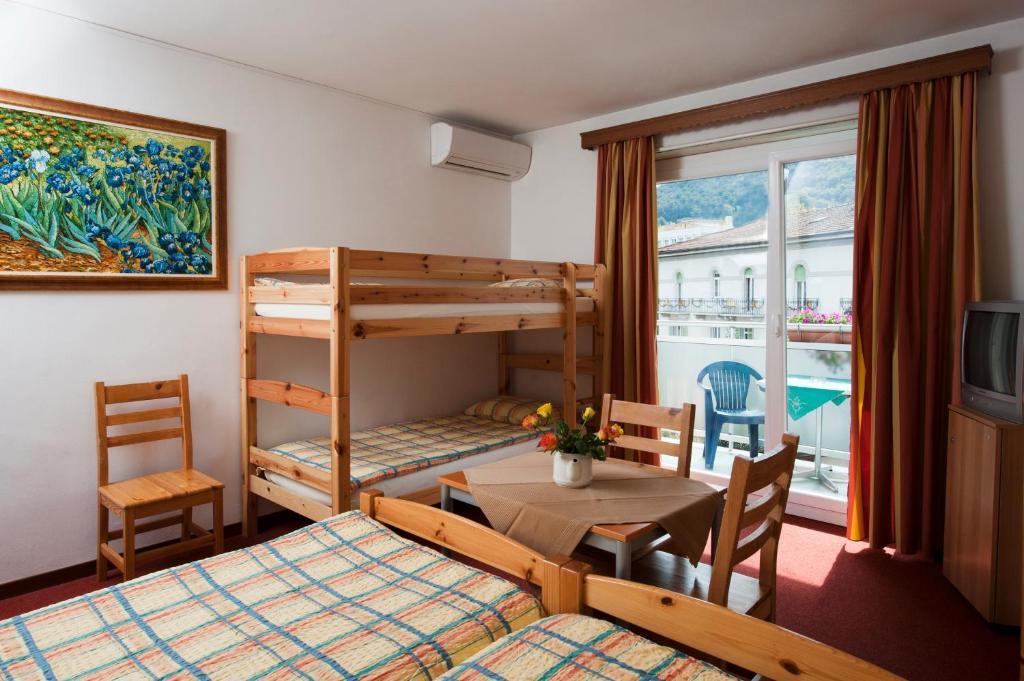 Hotel Dischma - Free Bus And Train Ticket 파라디소 외부 사진